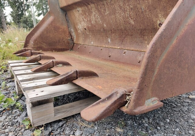 Nakladacia lyžica Monitoimikauha kynsillä 173cm CAT-kurottajan sovitteella: obrázok 9 Nakladacia lyžica Monitoimikauha kynsillä 173cm CAT-kurottajan sovitteella: obrázok 9