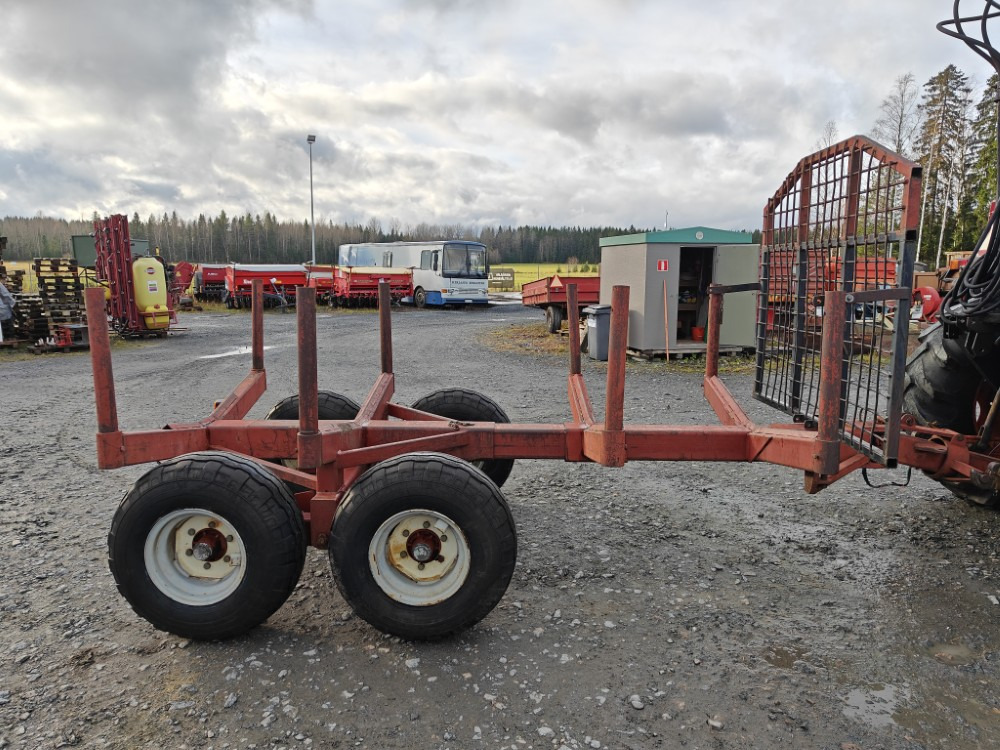 Rysky Metsävaunu telillä - Vyvážací príves: obrázok 4 Rysky Metsävaunu telillä - Vyvážací príves: obrázok 4