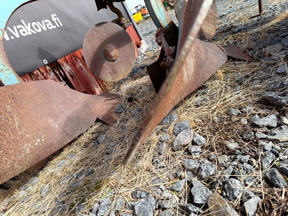 Pluh Sarka-aura Fiskars 3-siipinen Automaattilaukaisu, kiekkoleikkurit: obrázok 29 Pluh Sarka-aura Fiskars 3-siipinen Automaattilaukaisu, kiekkoleikkurit: obrázok 29