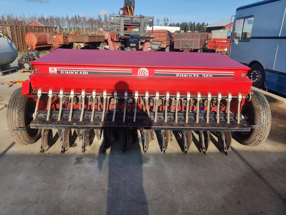 Simulta Junkkari 250cm kiekkovantailla ja HS laitteella - Modulárny sejací stroj: obrázok 5 Simulta Junkkari 250cm kiekkovantailla ja HS laitteella - Modulárny sejací stroj: obrázok 5