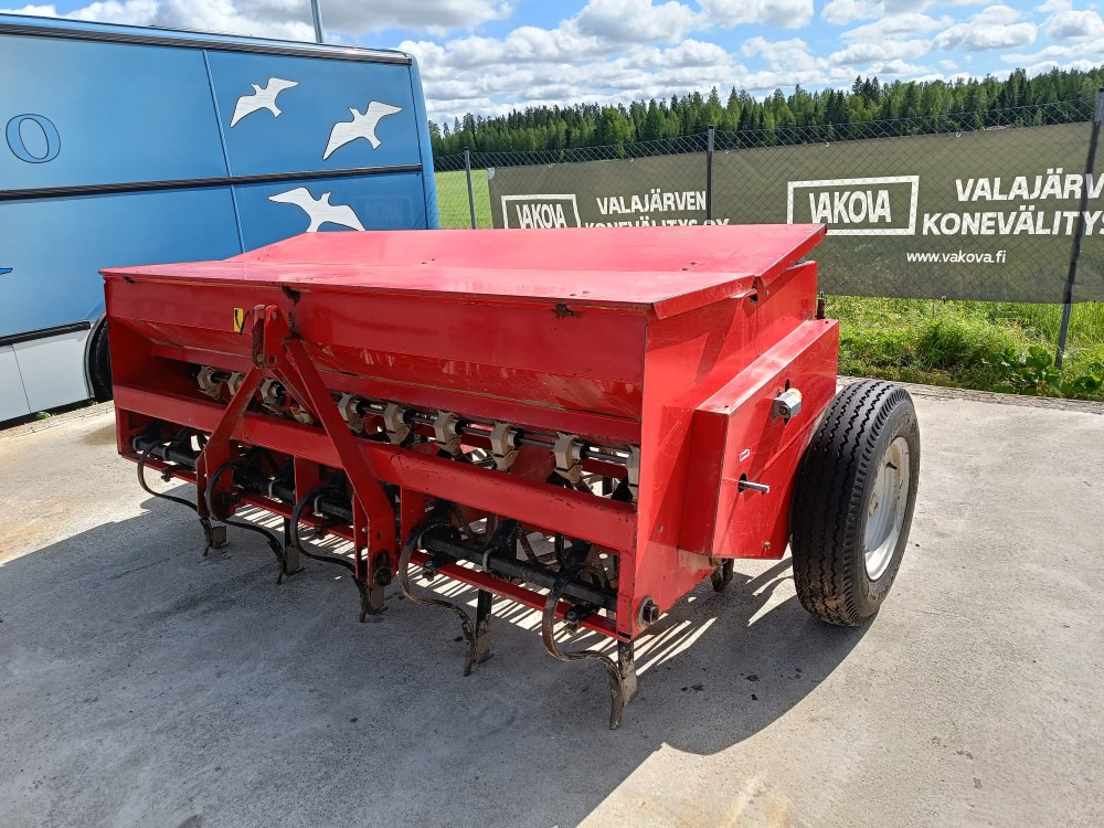 Simulta Junkkari 250cm kylvölannoitin - Modulárny sejací stroj: obrázok 1 Simulta Junkkari 250cm kylvölannoitin - Modulárny sejací stroj: obrázok 1