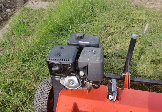 Tarmo ATV120 kesantomurskain - VIDEO - Kladivkový mulčovač: obrázok 4 Tarmo ATV120 kesantomurskain - VIDEO - Kladivkový mulčovač: obrázok 4