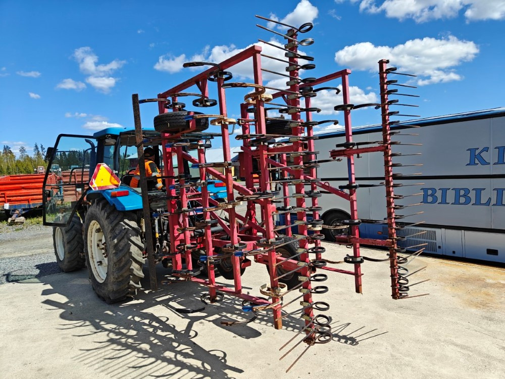 VM 450 cm, hydraulisesti taittuva, etulana ja jälkihara, katso video! - Prstová brána: obrázok 2 VM 450 cm, hydraulisesti taittuva, etulana ja jälkihara, katso video! - Prstová brána: obrázok 2