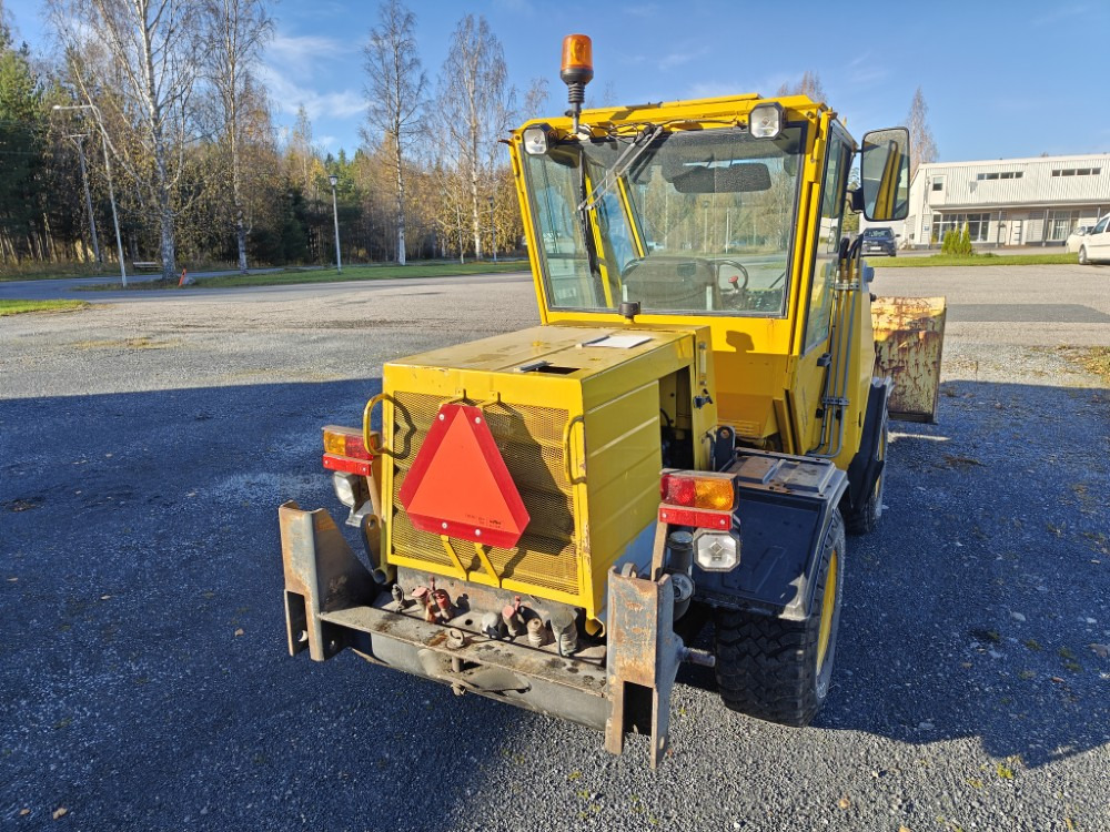 Wille 445 - Komunálny traktor: obrázok 3 Wille 445 - Komunálny traktor: obrázok 3