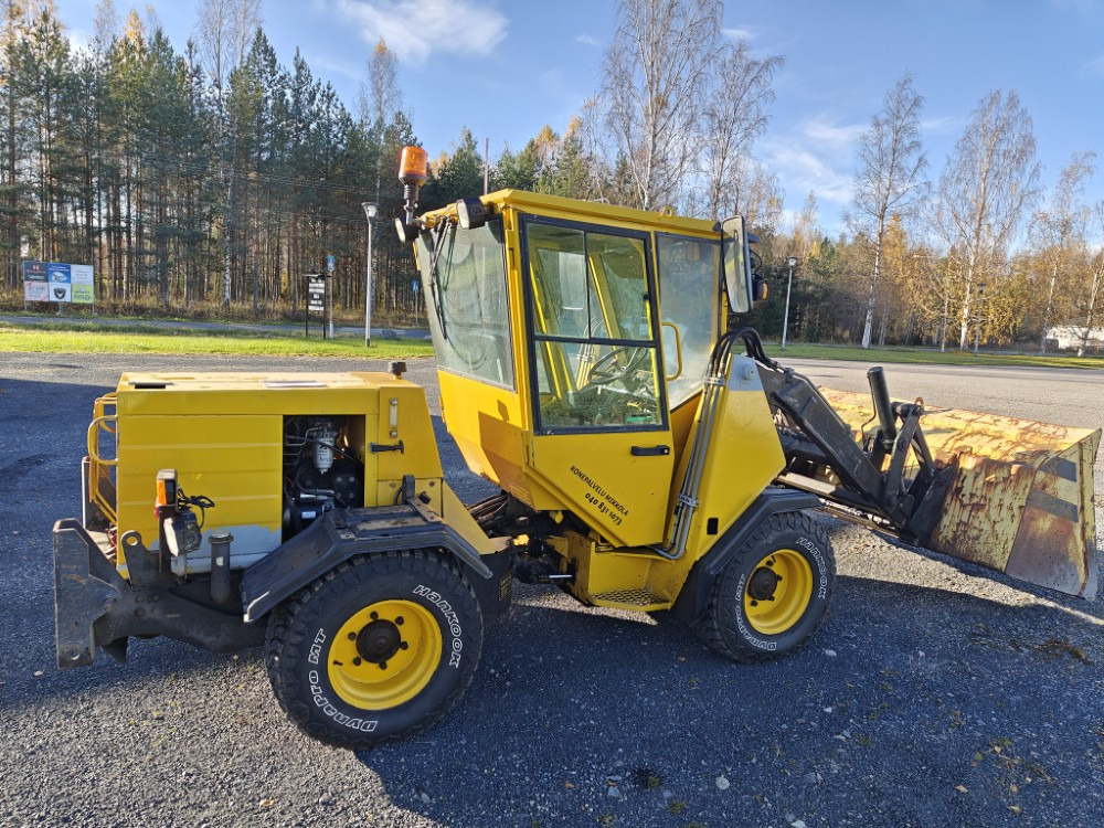 Wille 445 - Komunálny traktor: obrázok 4 Wille 445 - Komunálny traktor: obrázok 4