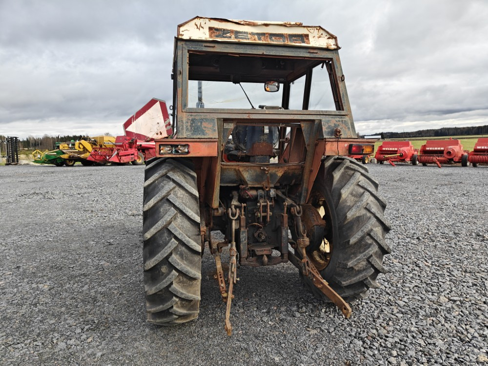 ZETOR 7011 - Traktor: obrázok 3 ZETOR 7011 - Traktor: obrázok 3