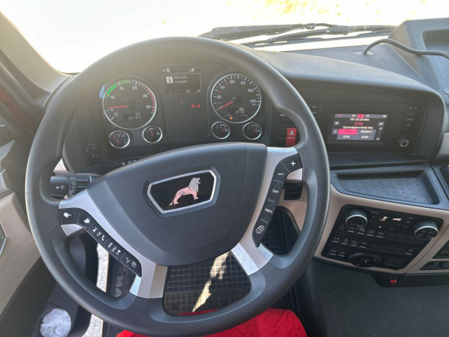 MAN TGX 26.470 6X2-4 BL tandem - Plachtové nákladné vozidlo: obrázok 4 MAN TGX 26.470 6X2-4 BL tandem - Plachtové nákladné vozidlo: obrázok 4