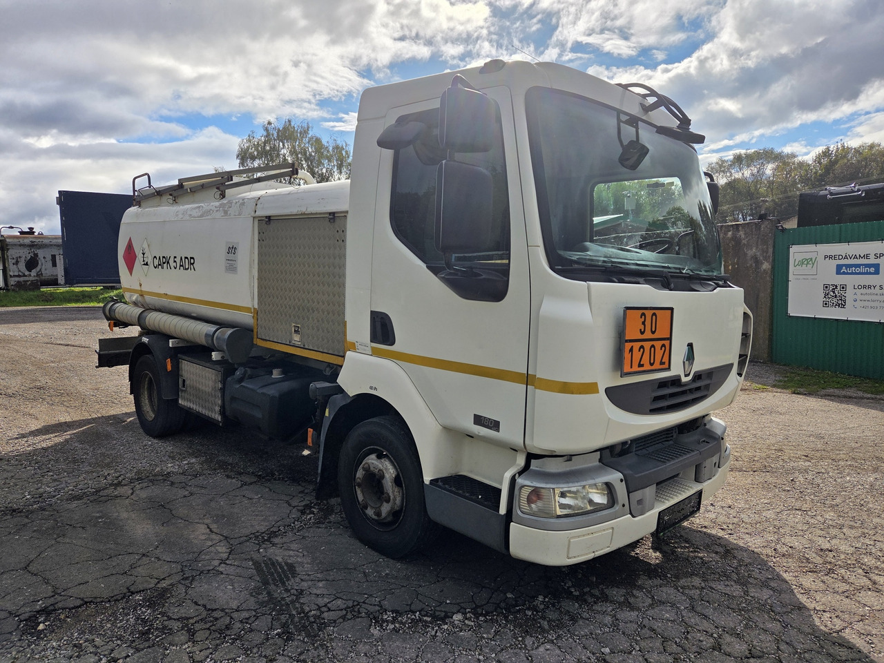 RENAULT MIDLUM 180.10 diesel tanker + dispensing + print - Cisternové vozidlo: obrázok 3 RENAULT MIDLUM 180.10 diesel tanker + dispensing + print - Cisternové vozidlo: obrázok 3