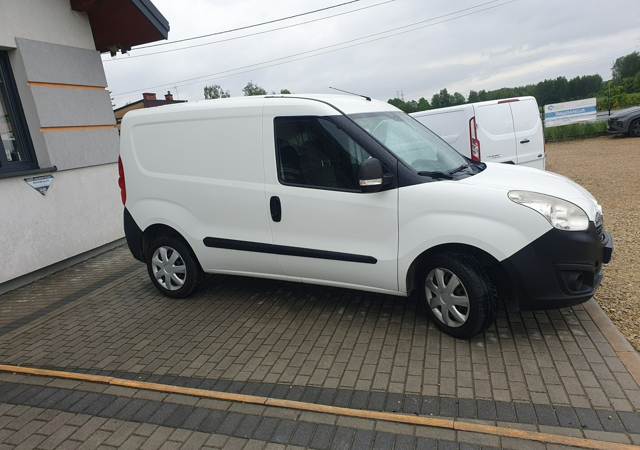 Fiat Doblo Opel Combo 1.4 Benzyna Polski Salon - Furgon: obrázok 4 Fiat Doblo Opel Combo 1.4 Benzyna Polski Salon - Furgon: obrázok 4