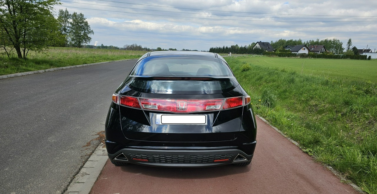 Honda Civic VIII bardzo ładna * pełnosprawna * - Hatchback: obrázok 5 Honda Civic VIII bardzo ładna * pełnosprawna * - Hatchback: obrázok 5