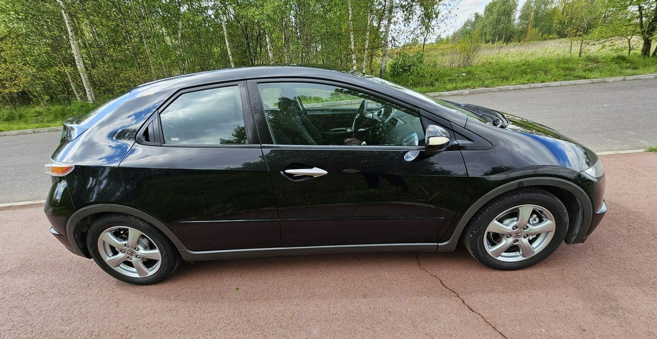 Honda Civic VIII bardzo ładna * pełnosprawna * - Hatchback: obrázok 3 Honda Civic VIII bardzo ładna * pełnosprawna * - Hatchback: obrázok 3