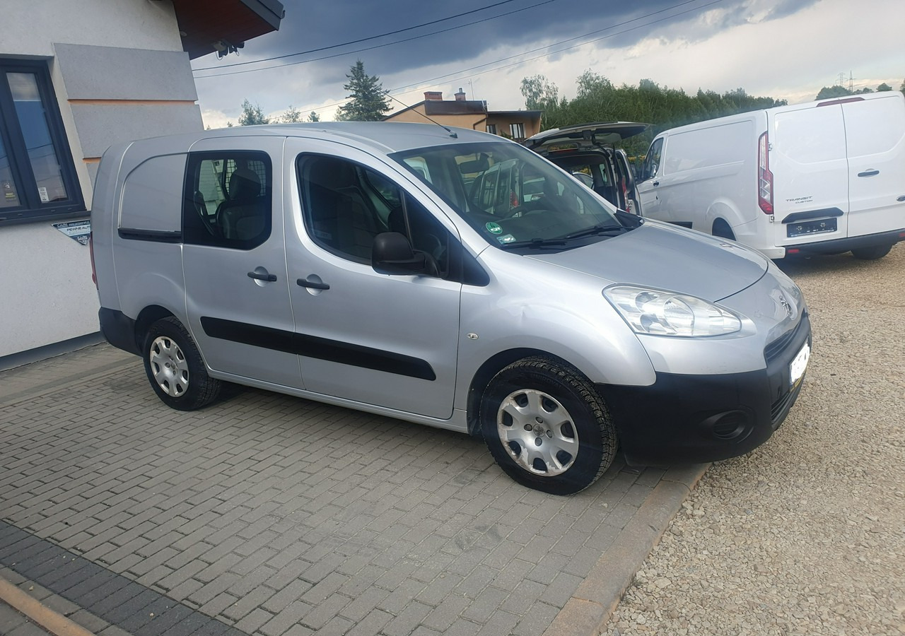 Peugeot Partner long *2 lub 5 osobowy *klima* gruau* - Furgon: obrázok 5 Peugeot Partner long *2 lub 5 osobowy *klima* gruau* - Furgon: obrázok 5