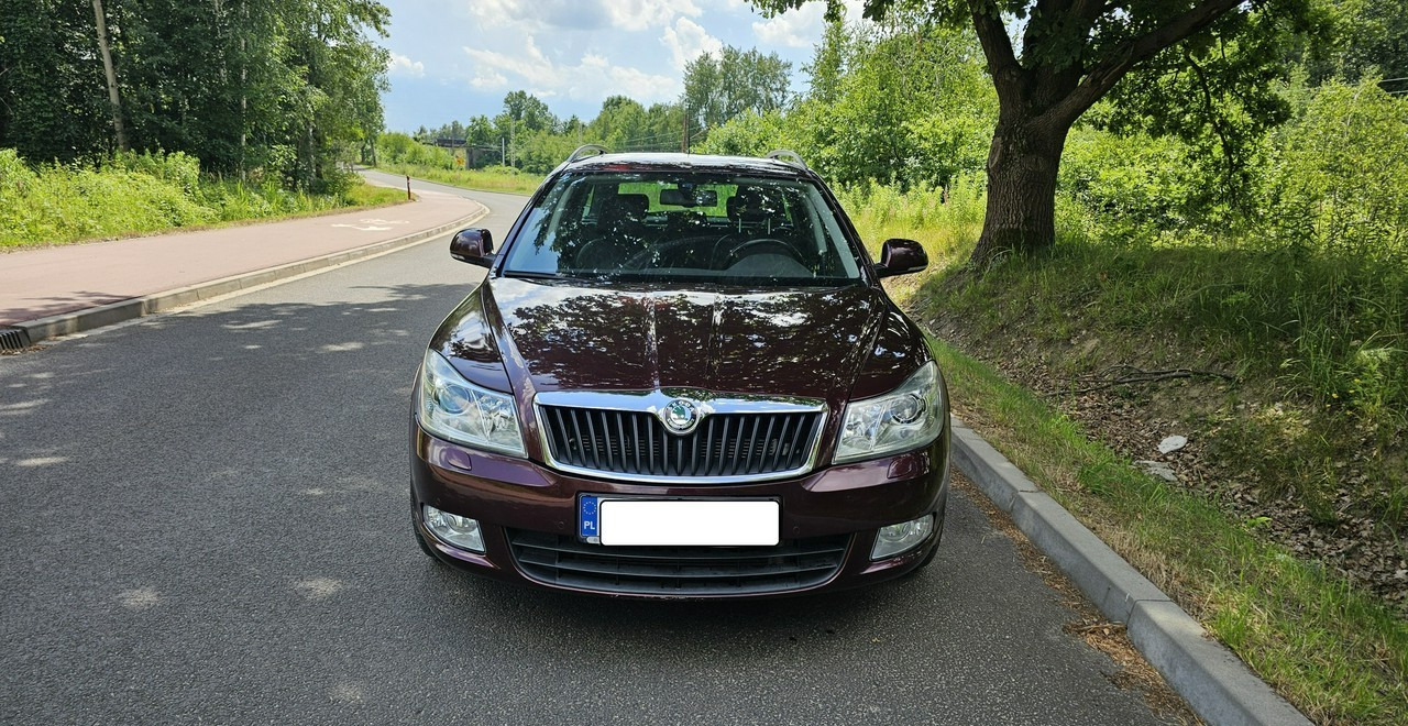 Skoda Octavia II bogate wyposażenie *niski przebieg*FV vat 23%* - Automobil: obrázok 2 Skoda Octavia II bogate wyposażenie *niski przebieg*FV vat 23%* - Automobil: obrázok 2