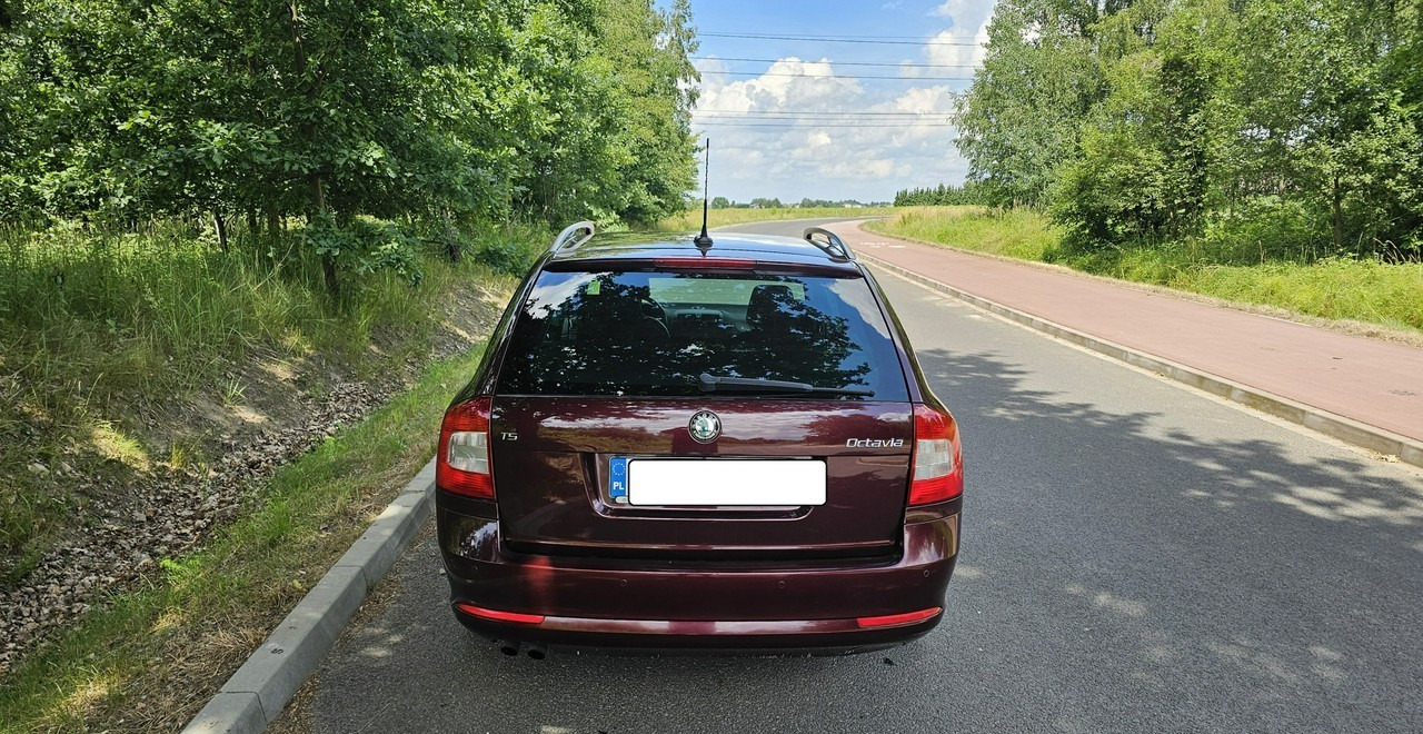 Skoda Octavia II bogate wyposażenie *niski przebieg*FV vat 23%* - Automobil: obrázok 5 Skoda Octavia II bogate wyposażenie *niski przebieg*FV vat 23%* - Automobil: obrázok 5