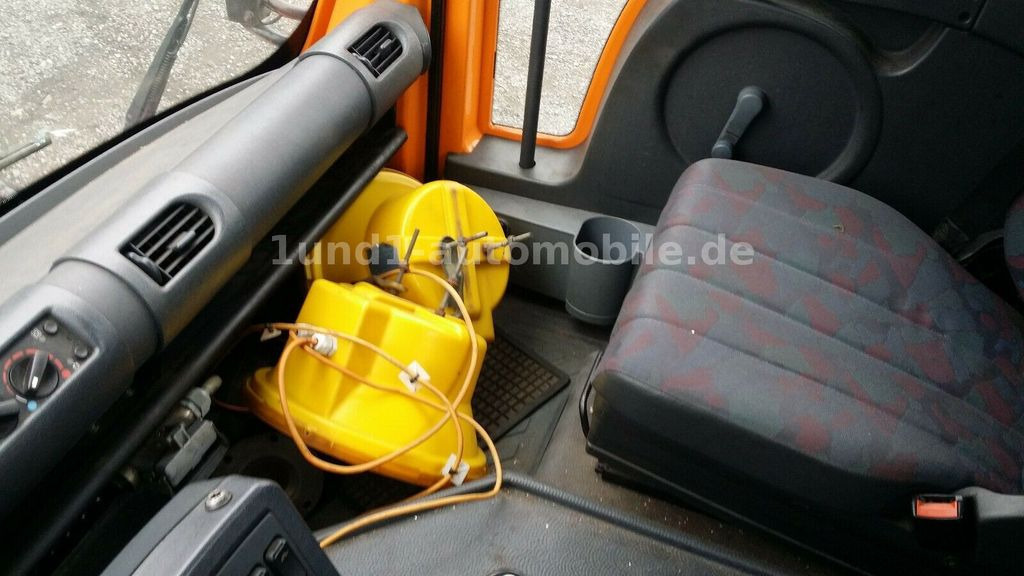 Komunálne/ Špeciálne stroje Mercedes-Benz Unimog U 300 Kipper Zugmaschine Kommunalhydraulik U 500 400 U 300 Kipper Zugmaschine Kommunalhydraulik U 500 400: obrázok 15 Komunálne/ Špeciálne stroje Mercedes-Benz Unimog U 300 Kipper Zugmaschine Kommunalhydraulik U 500 400 U 300 Kipper Zugmaschine Kommunalhydraulik U 500 400: obrázok 15