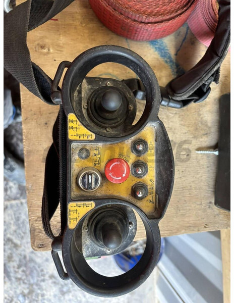 Liebherr 63K, 1994, 43m jib, radio control - Vežový žeriav: obrázok 5 Liebherr 63K, 1994, 43m jib, radio control - Vežový žeriav: obrázok 5