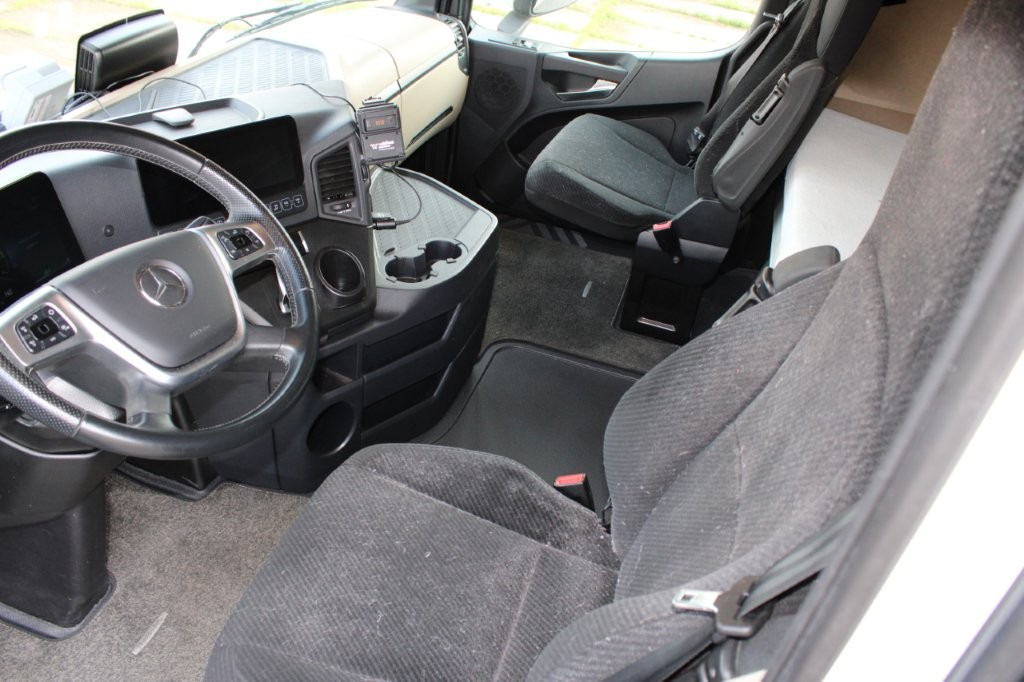 Mercedes-Benz Actros 2542 NAVIGACE + PANAV TVK 18 M (8,20m x 2,4 - Plachtové nákladné vozidlo, Plachtový príves: obrázok 5 Mercedes-Benz Actros 2542 NAVIGACE + PANAV TVK 18 M (8,20m x 2,4 - Plachtové nákladné vozidlo, Plachtový príves: obrázok 5