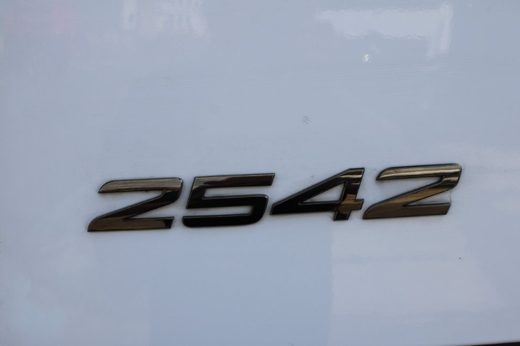 Mercedes-Benz Actros 2542 NAVIGACE + PANAV TVK 18 M (8,20m x 2,4 - Plachtové nákladné vozidlo, Plachtový príves: obrázok 5 Mercedes-Benz Actros 2542 NAVIGACE + PANAV TVK 18 M (8,20m x 2,4 - Plachtové nákladné vozidlo, Plachtový príves: obrázok 5