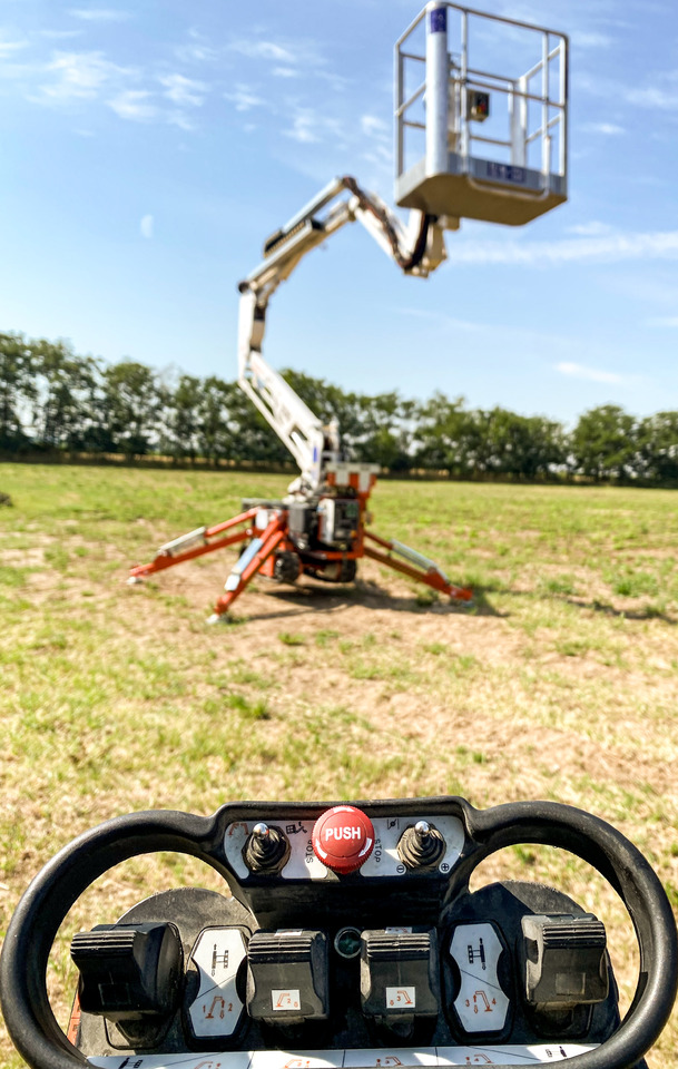 Easylift R130 - Kĺbová pracovná plošina: obrázok 3 Easylift R130 - Kĺbová pracovná plošina: obrázok 3