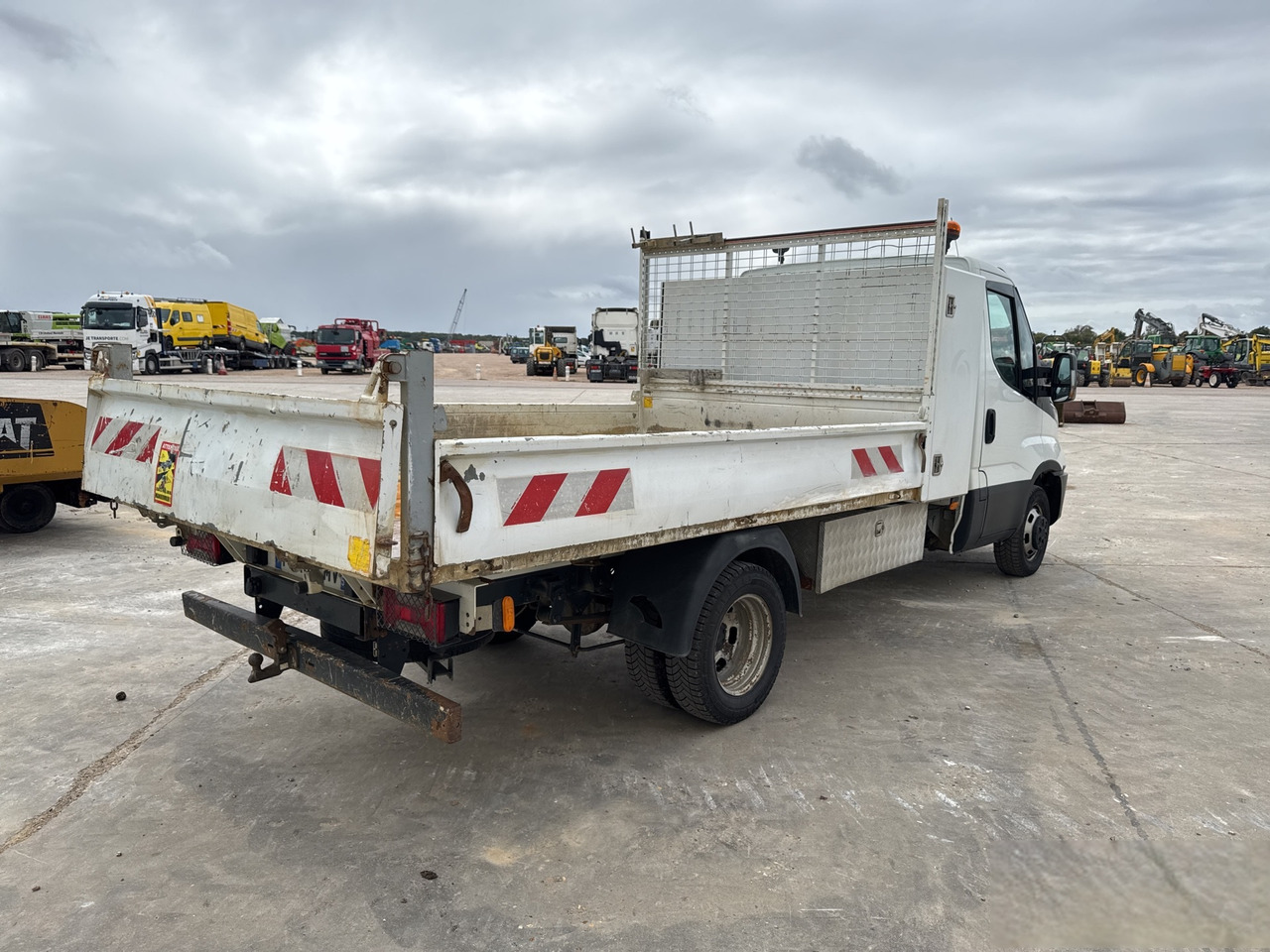 IVECO DAILY 35-150 - Dodávka sklápač: obrázok 4 IVECO DAILY 35-150 - Dodávka sklápač: obrázok 4