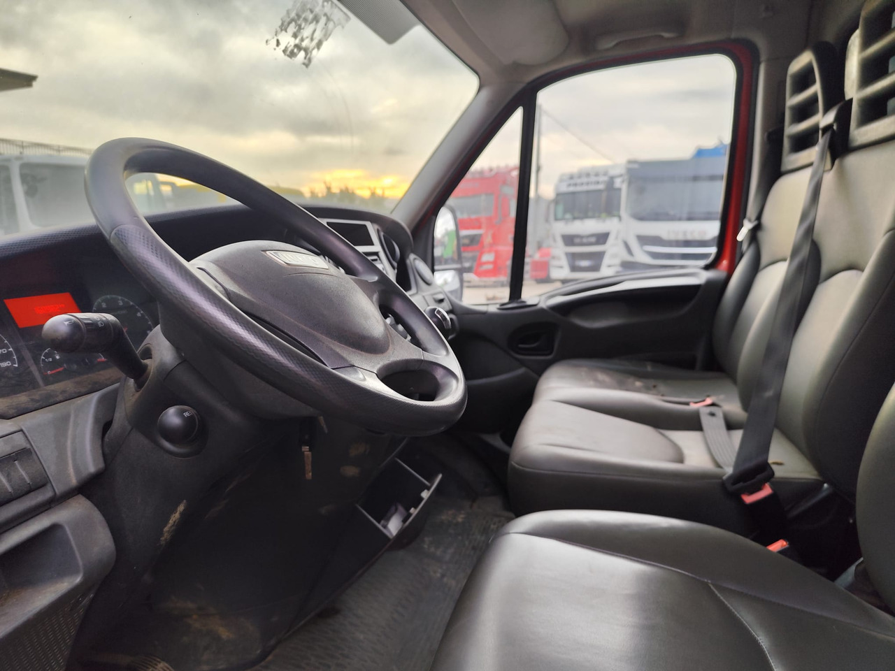 Dodávka sklápač IVECO DAILY 35C13: obrázok 26
