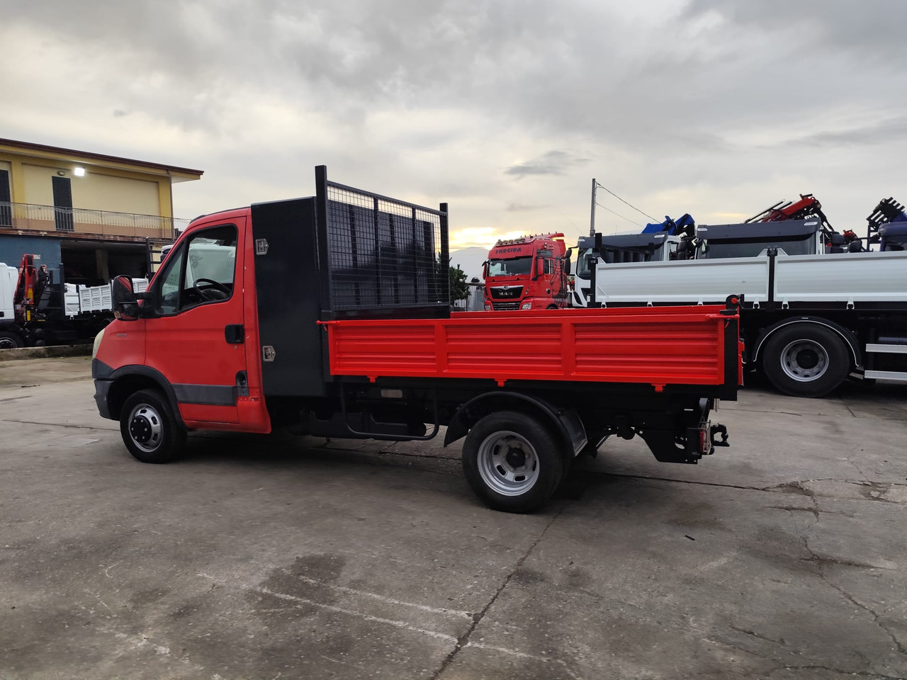 Dodávka sklápač IVECO DAILY 35C13: obrázok 13