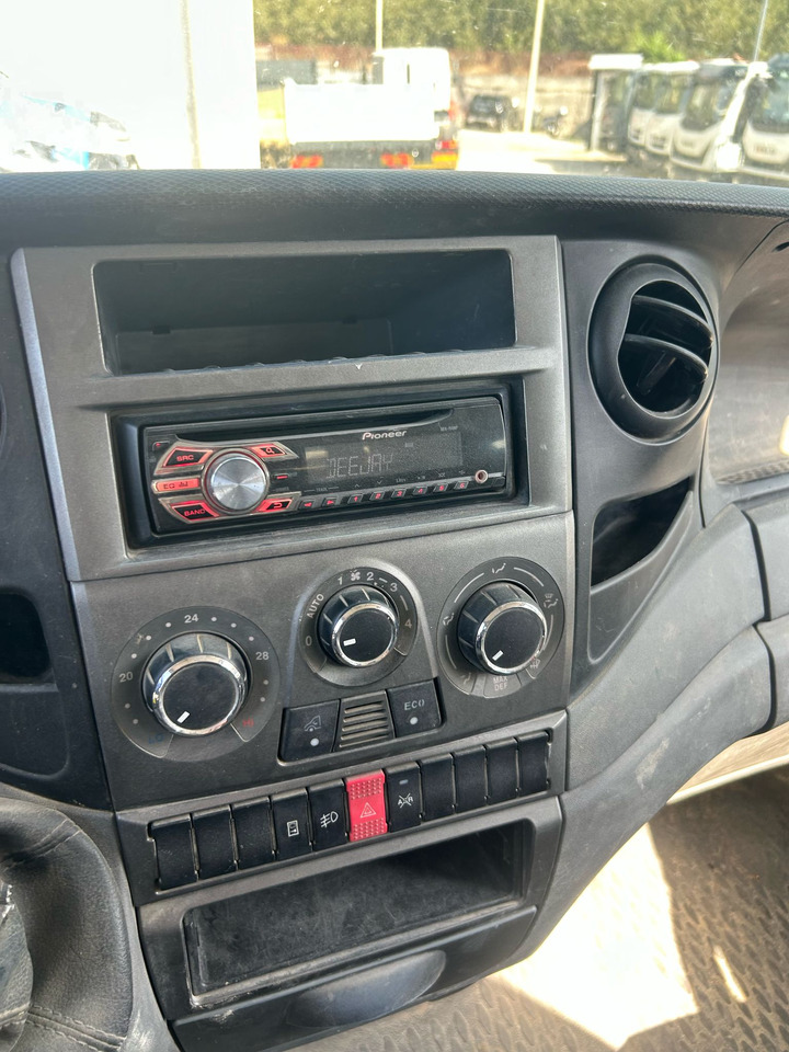 IVECO DAILY 35C13 - Dodávka sklápač: obrázok 4 IVECO DAILY 35C13 - Dodávka sklápač: obrázok 4