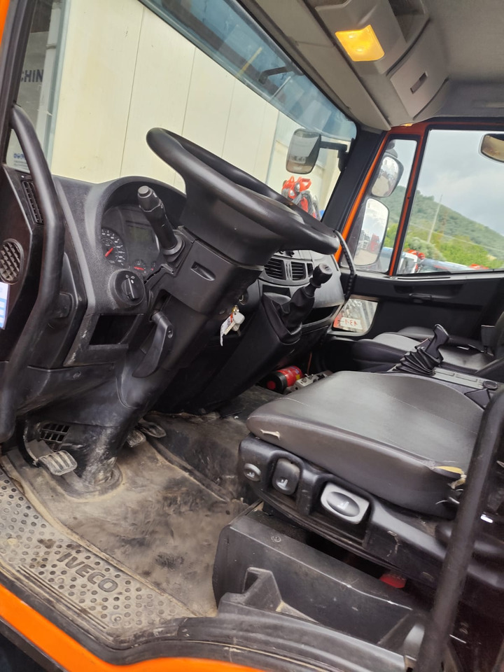 IVECO EUROCARGO 120-90L - Auto s hydraulickou rukou: obrázok 5 IVECO EUROCARGO 120-90L - Auto s hydraulickou rukou: obrázok 5