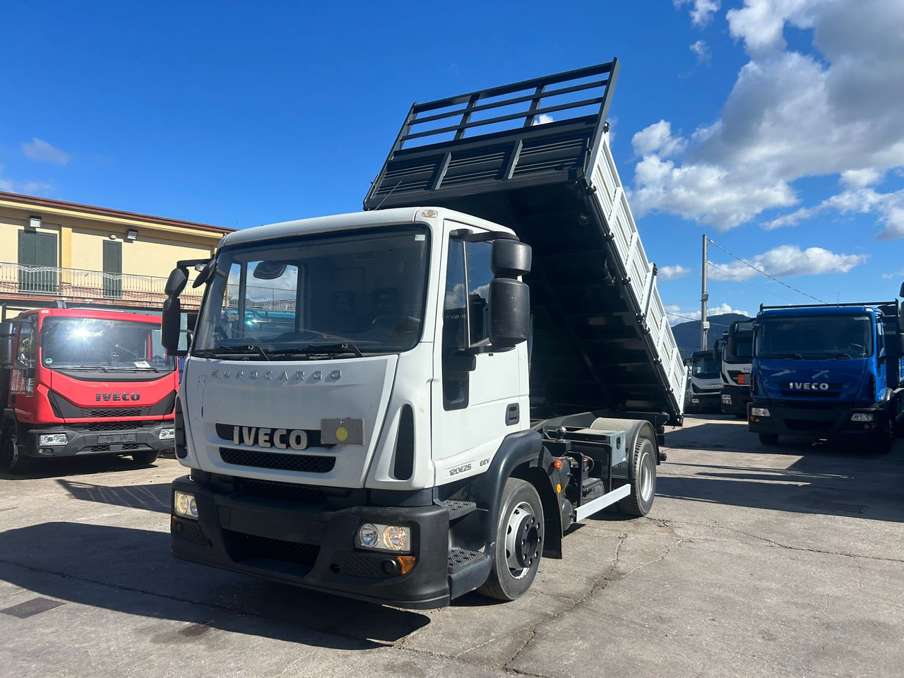IVECO EUROCARGO 120E25 - Sklápač: obrázok 4 IVECO EUROCARGO 120E25 - Sklápač: obrázok 4