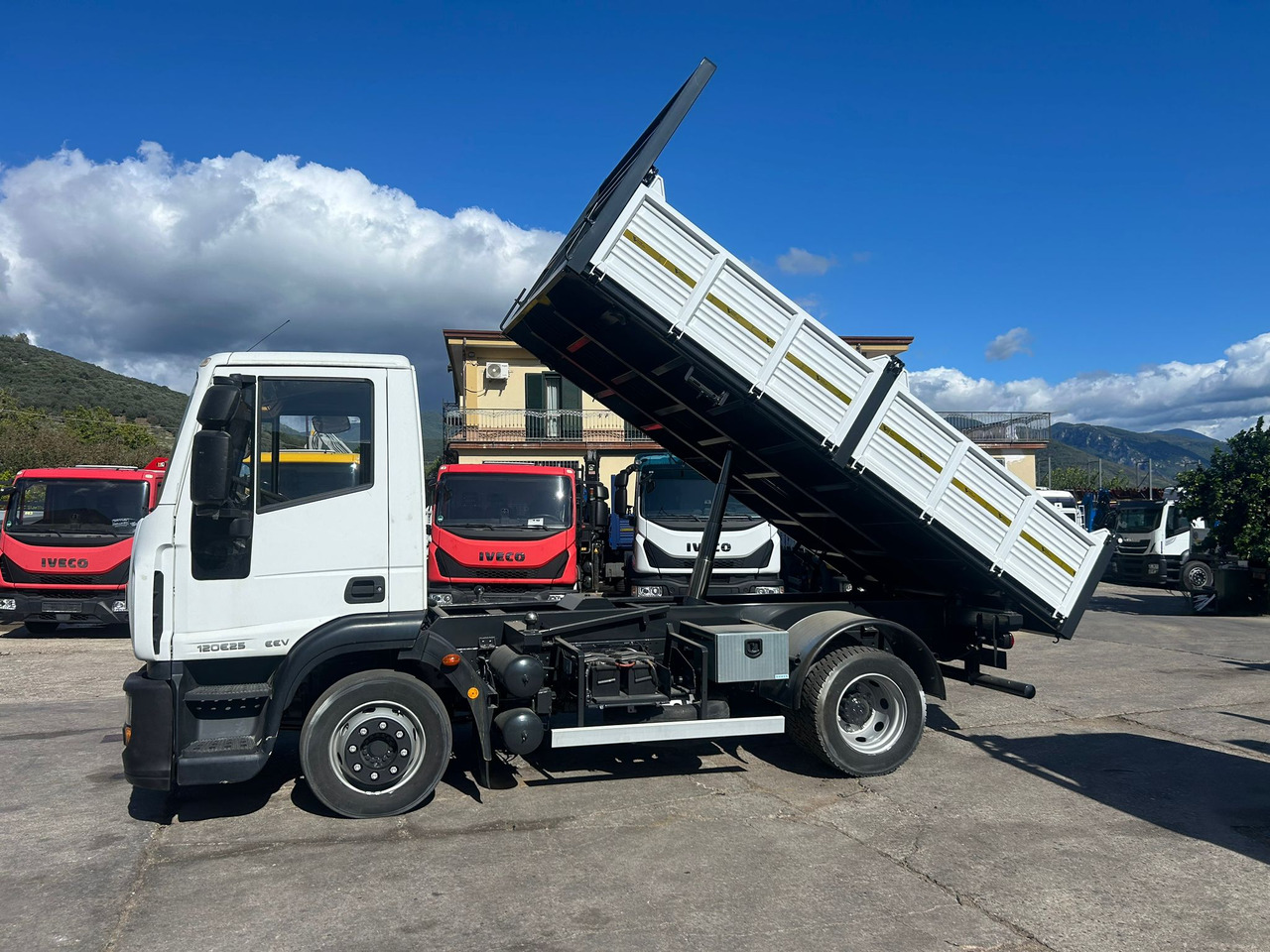 IVECO EUROCARGO 120E25 - Sklápač: obrázok 2 IVECO EUROCARGO 120E25 - Sklápač: obrázok 2