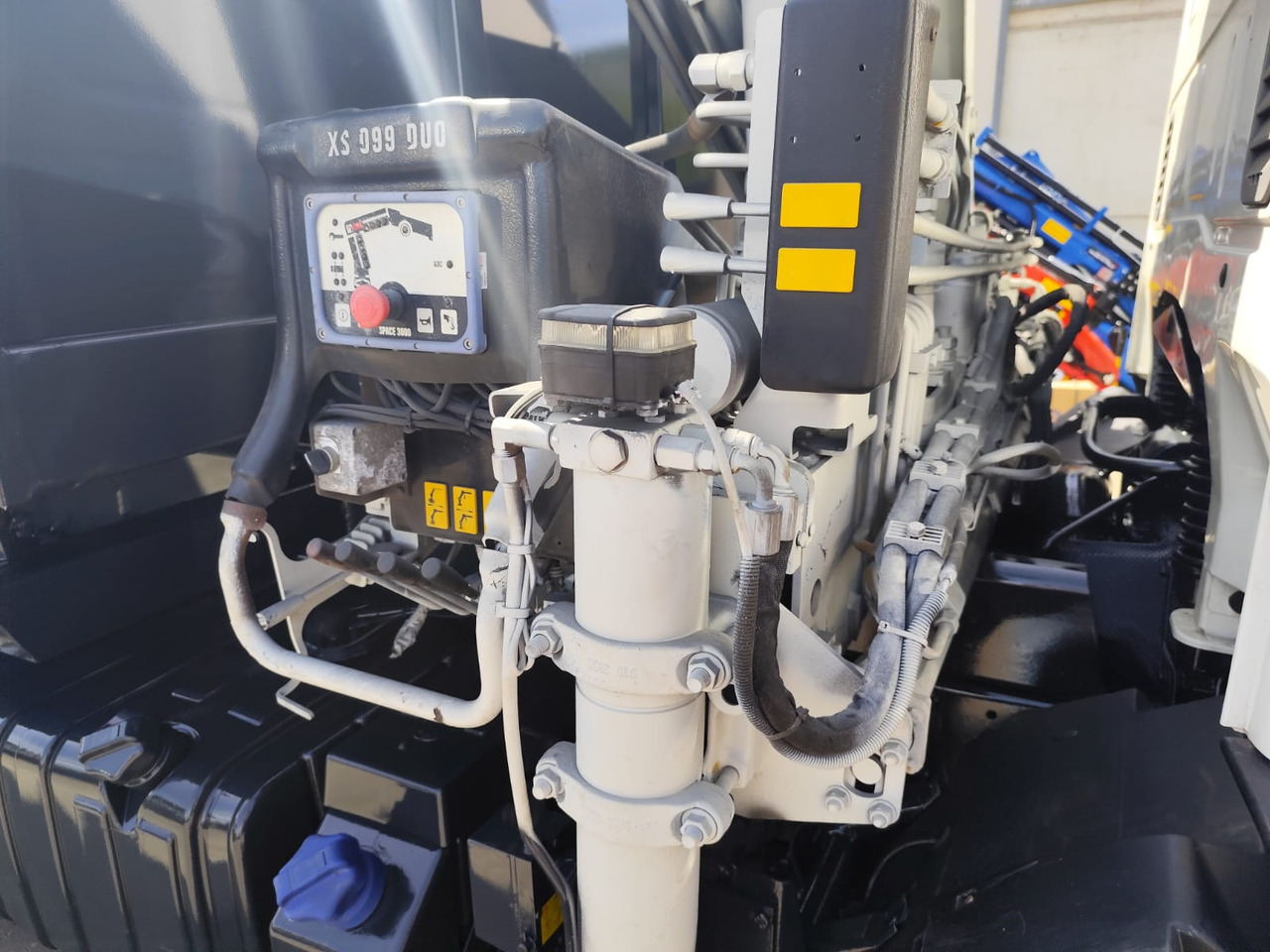 IVECO EUROCARGO 140-250 - Sklápač, Auto s hydraulickou rukou: obrázok 4 IVECO EUROCARGO 140-250 - Sklápač, Auto s hydraulickou rukou: obrázok 4