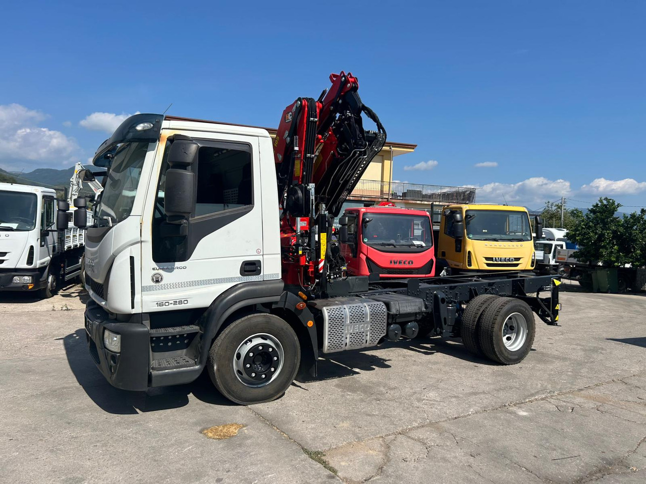 IVECO EUROCARGO 160-280 - Auto s hydraulickou rukou: obrázok 4 IVECO EUROCARGO 160-280 - Auto s hydraulickou rukou: obrázok 4