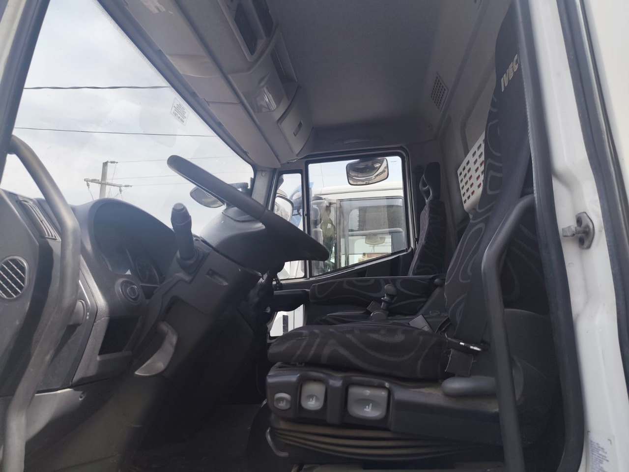 IVECO EUROCARGO 160E25K - Auto s hydraulickou rukou: obrázok 4 IVECO EUROCARGO 160E25K - Auto s hydraulickou rukou: obrázok 4