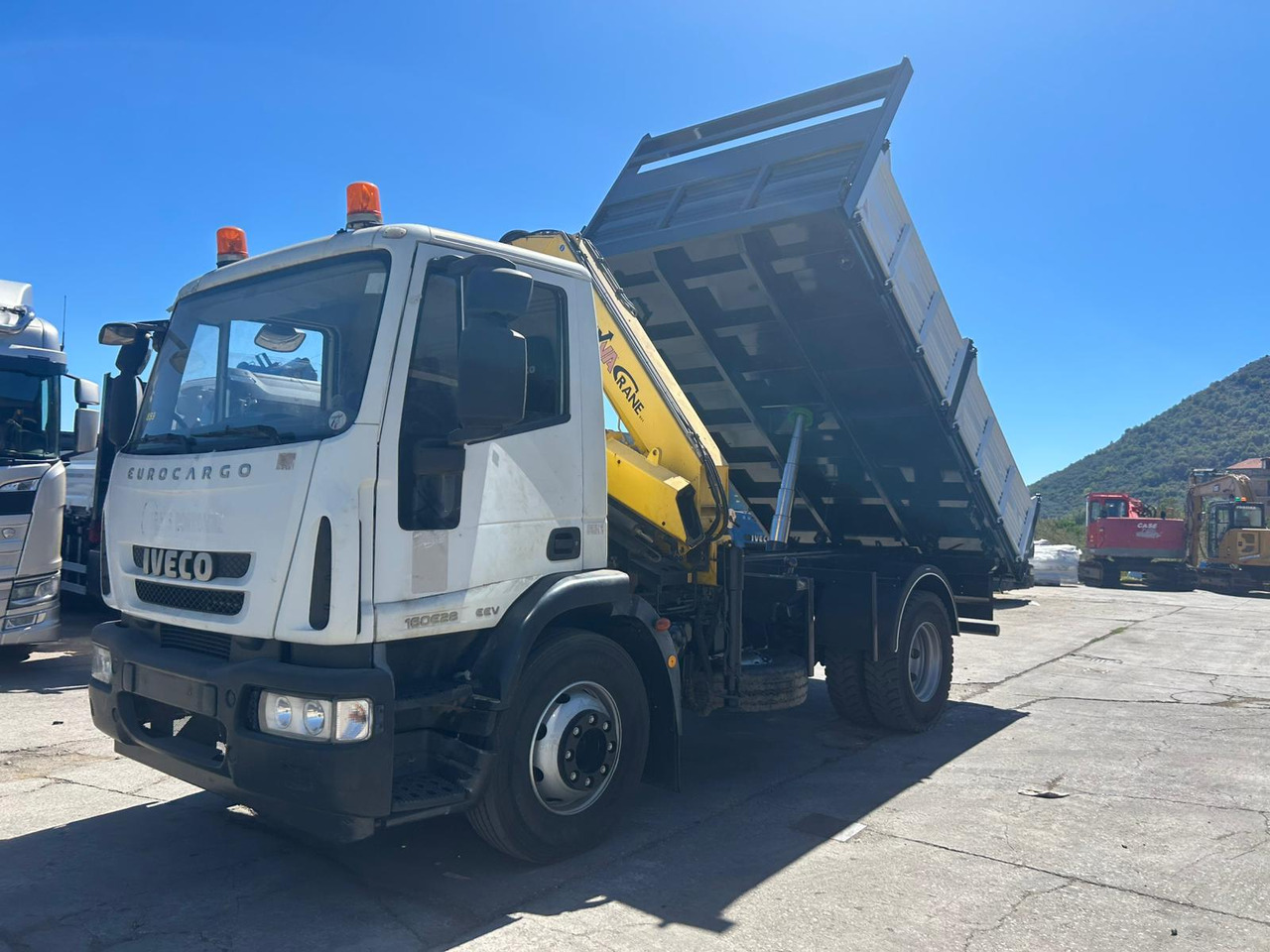 IVECO EUROCARGO 160E28 - Auto s hydraulickou rukou: obrázok 1 IVECO EUROCARGO 160E28 - Auto s hydraulickou rukou: obrázok 1