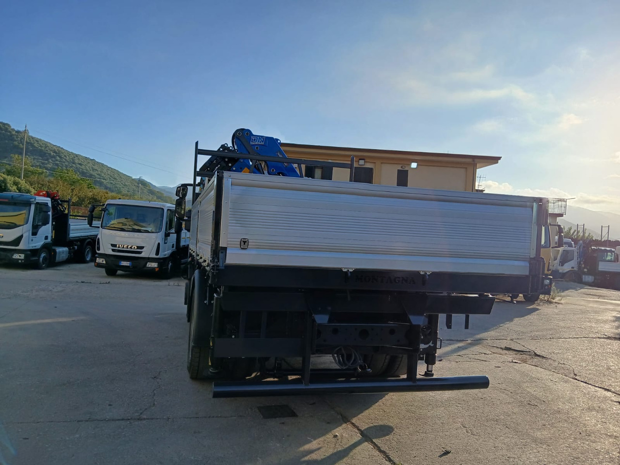 Auto s hydraulickou rukou, Sklápač IVECO EUROCARGO 180-320: obrázok 42 Auto s hydraulickou rukou, Sklápač IVECO EUROCARGO 180-320: obrázok 42