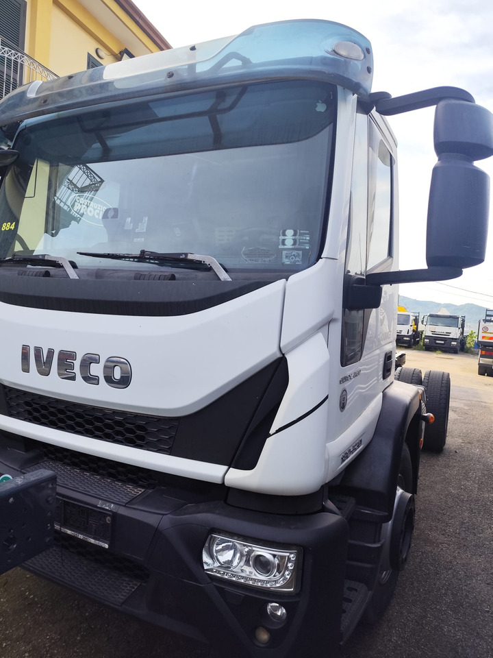 IVECO EUROCARGO 180-320 - Podvozek s kabinou: obrázok 2 IVECO EUROCARGO 180-320 - Podvozek s kabinou: obrázok 2
