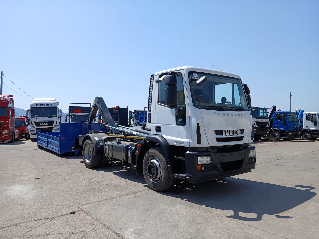 IVECO EUROCARGO 190EL25 - Hákový nosič kontajnerov: obrázok 1 IVECO EUROCARGO 190EL25 - Hákový nosič kontajnerov: obrázok 1