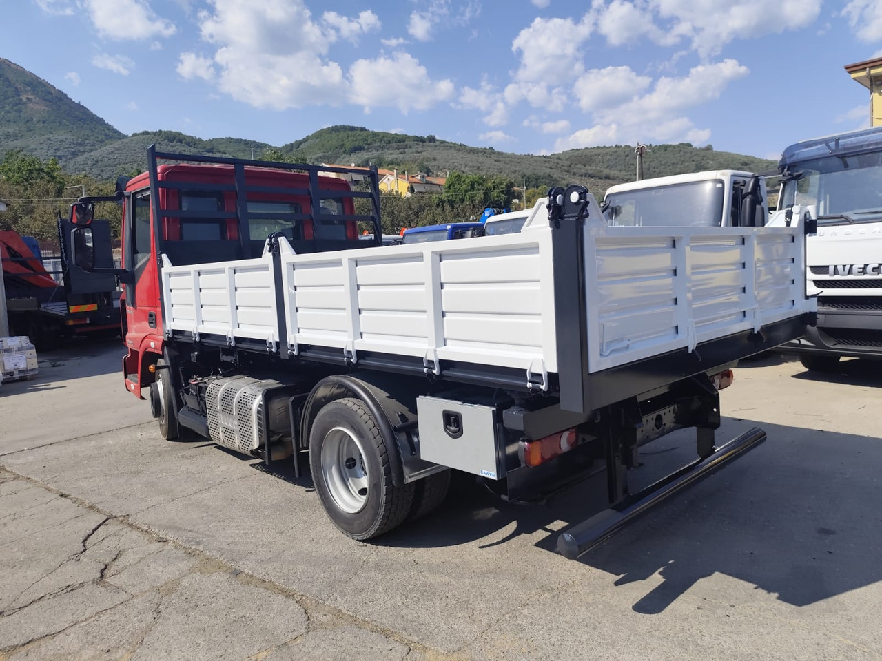 IVECO EUROCARGO 80-190 - Podvozek s kabinou: obrázok 4 IVECO EUROCARGO 80-190 - Podvozek s kabinou: obrázok 4