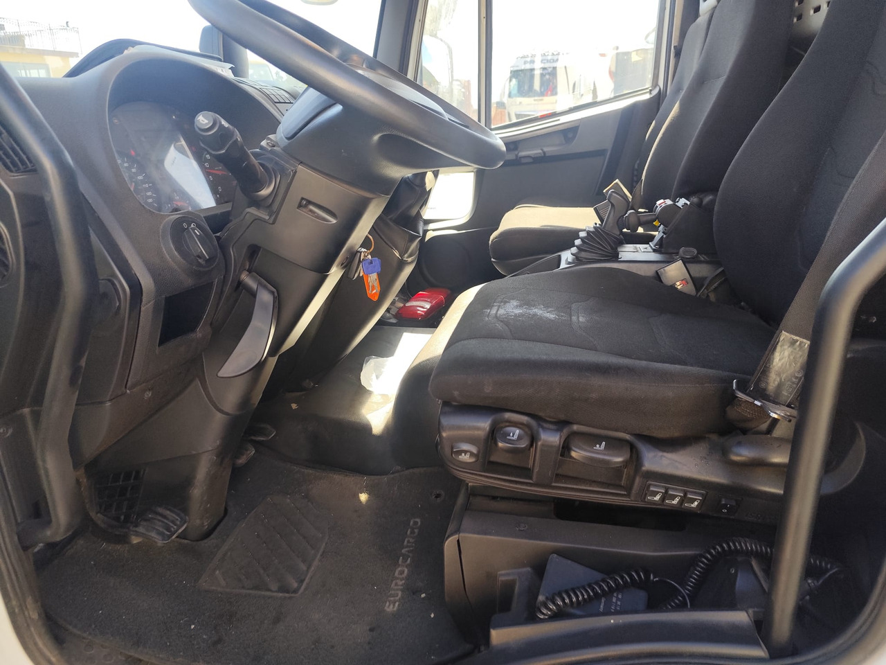 Auto s hydraulickou rukou IVECO EUROCARGO 80-210: obrázok 25