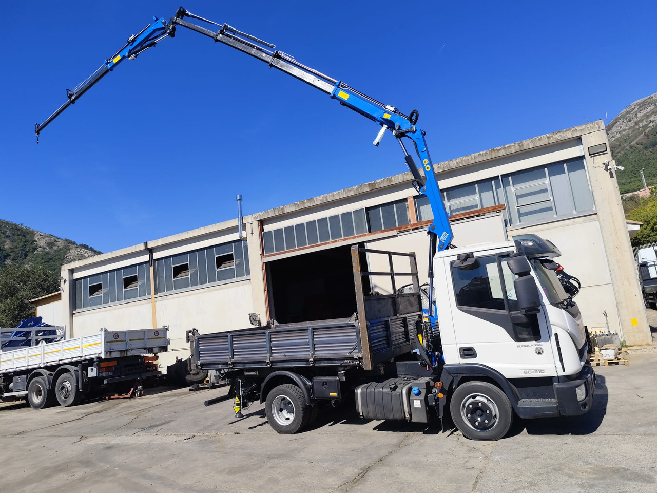 Auto s hydraulickou rukou IVECO EUROCARGO 80-210: obrázok 9