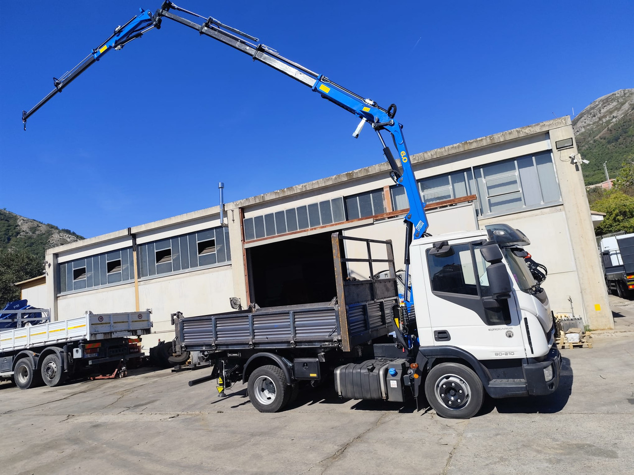 Auto s hydraulickou rukou IVECO EUROCARGO 80-210: obrázok 10
