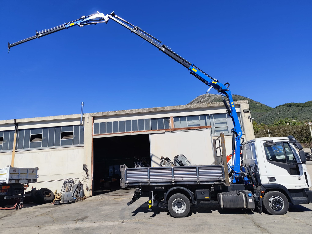 Auto s hydraulickou rukou IVECO EUROCARGO 80-210: obrázok 8