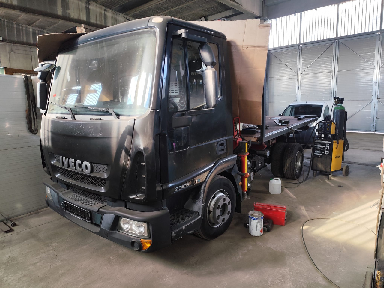 IVECO EUROCARGO 80E18 - Auto s hydraulickou rukou, Sklápač: obrázok 1 IVECO EUROCARGO 80E18 - Auto s hydraulickou rukou, Sklápač: obrázok 1