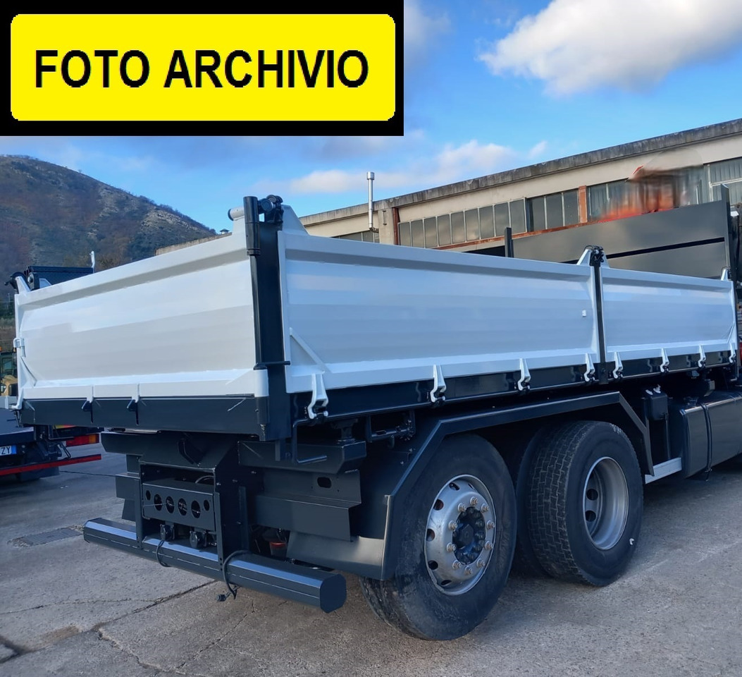 IVECO STRALIS AD 260S31 XP - Auto s hydraulickou rukou: obrázok 2 IVECO STRALIS AD 260S31 XP - Auto s hydraulickou rukou: obrázok 2