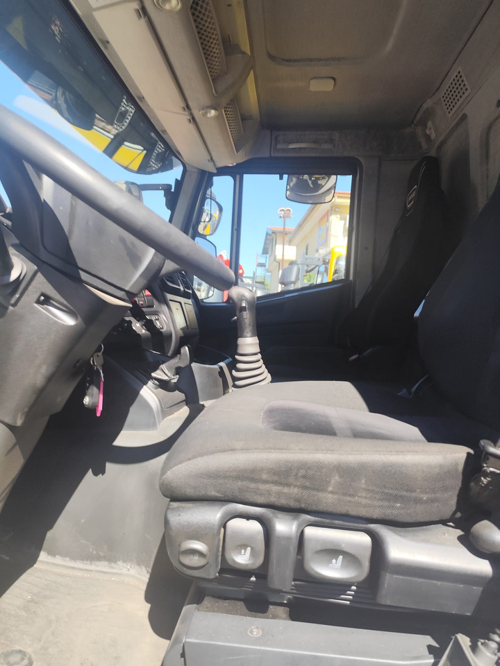 IVECO STRALIS AD 260S31 XP - Auto s hydraulickou rukou: obrázok 3 IVECO STRALIS AD 260S31 XP - Auto s hydraulickou rukou: obrázok 3