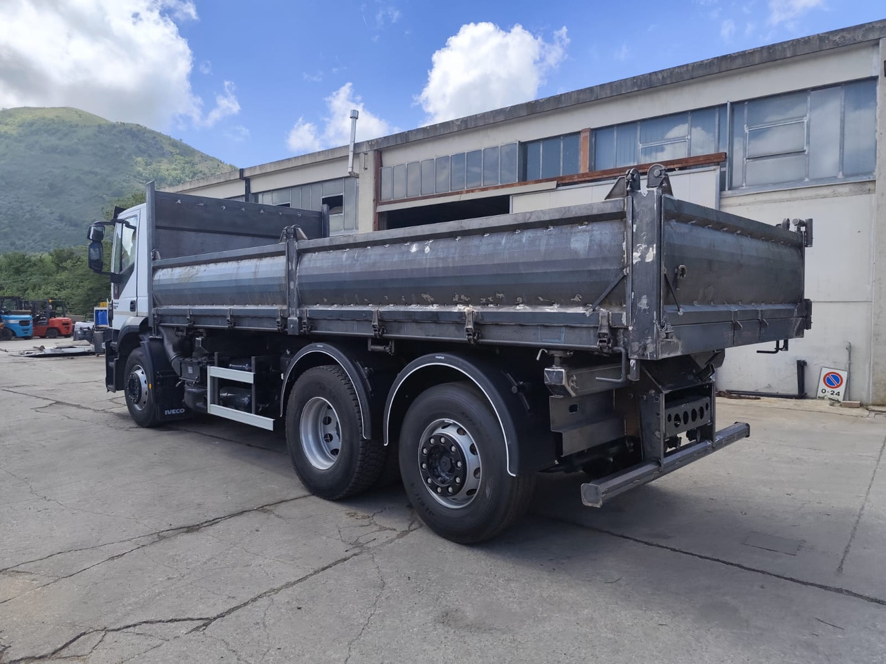 IVECO STRALIS CUBE 260S31 - Auto s hydraulickou rukou: obrázok 5 IVECO STRALIS CUBE 260S31 - Auto s hydraulickou rukou: obrázok 5