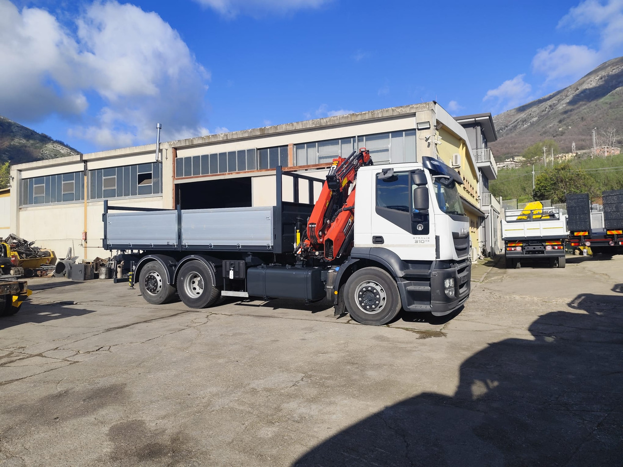 IVECO STRALIS CUBE 260S31 - Auto s hydraulickou rukou: obrázok 4 IVECO STRALIS CUBE 260S31 - Auto s hydraulickou rukou: obrázok 4