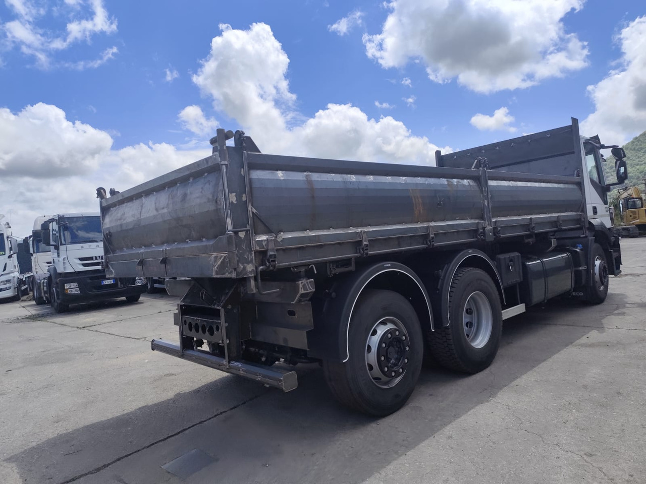 IVECO STRALIS CUBE 260S31 - Auto s hydraulickou rukou: obrázok 4 IVECO STRALIS CUBE 260S31 - Auto s hydraulickou rukou: obrázok 4