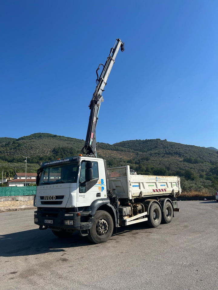 IVECO TRAKKER 260T36 - Auto s hydraulickou rukou, Sklápač: obrázok 1 IVECO TRAKKER 260T36 - Auto s hydraulickou rukou, Sklápač: obrázok 1