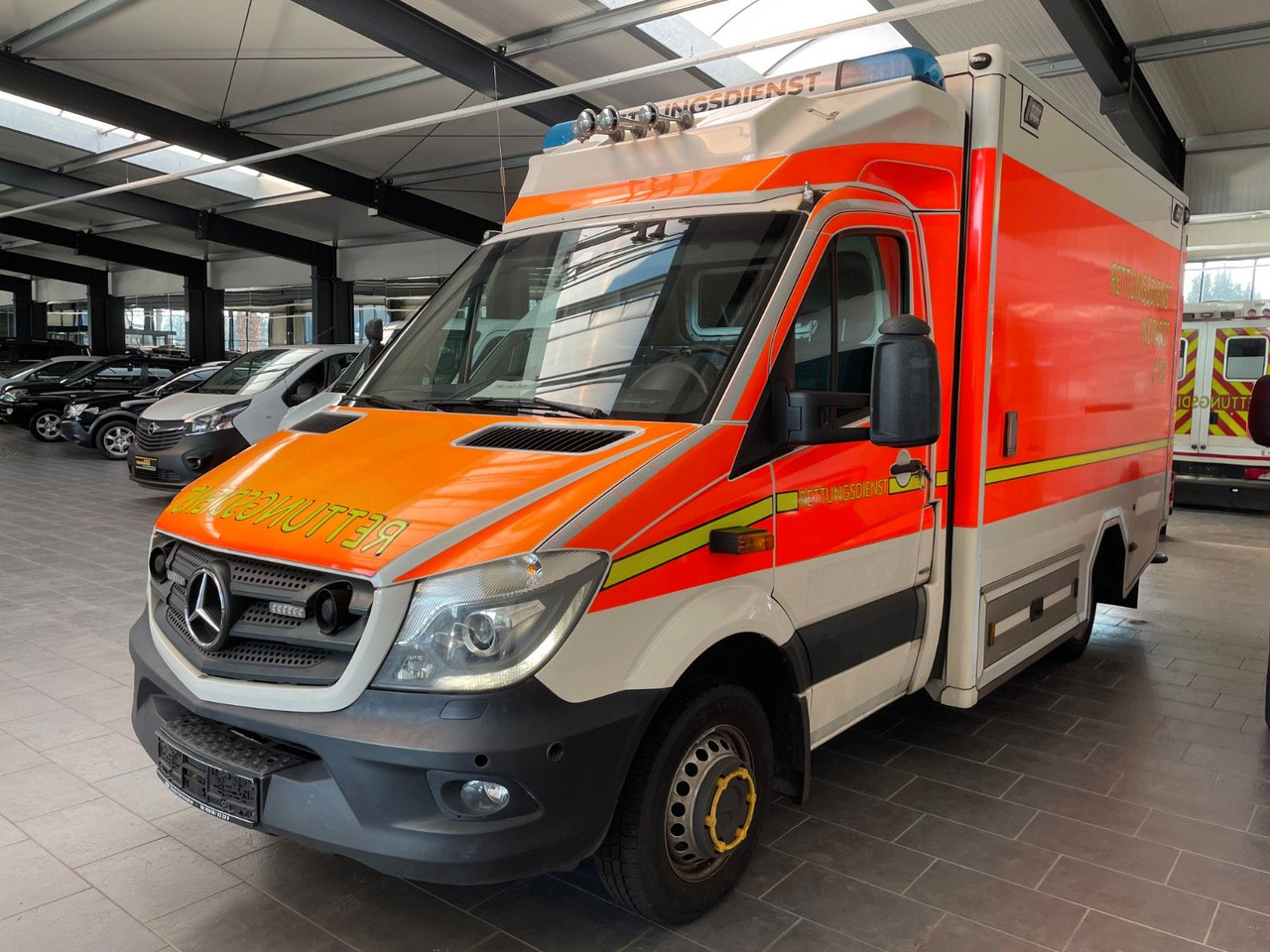 Mercedes-Benz Sprinter II Rettungswagen 519 CDI - Automobil: obrázok 2 Mercedes-Benz Sprinter II Rettungswagen 519 CDI - Automobil: obrázok 2